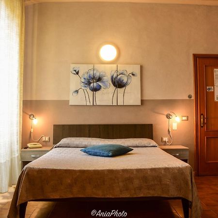 Albergo Florida タッジャ エクステリア 写真