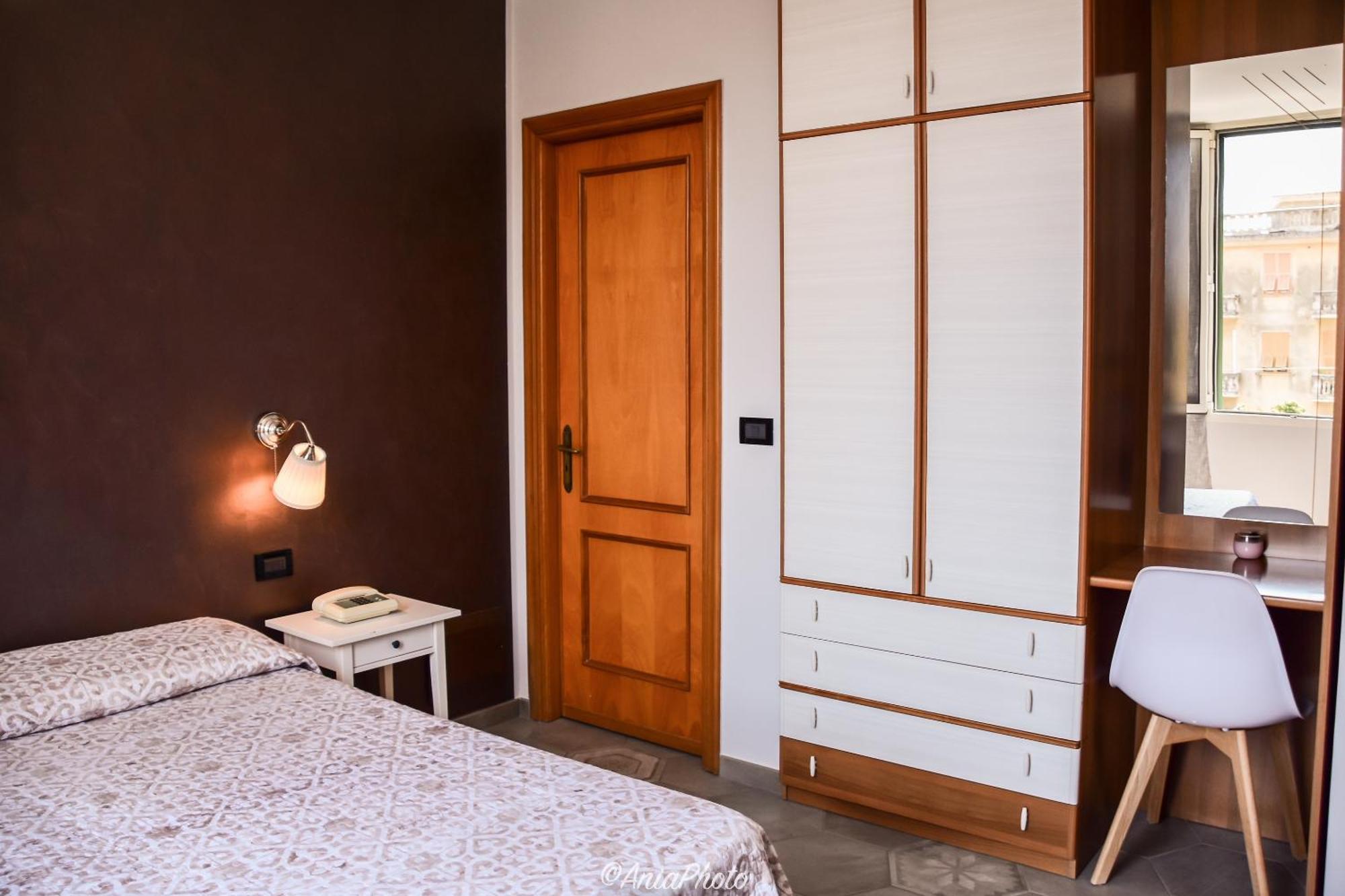 Albergo Florida タッジャ エクステリア 写真
