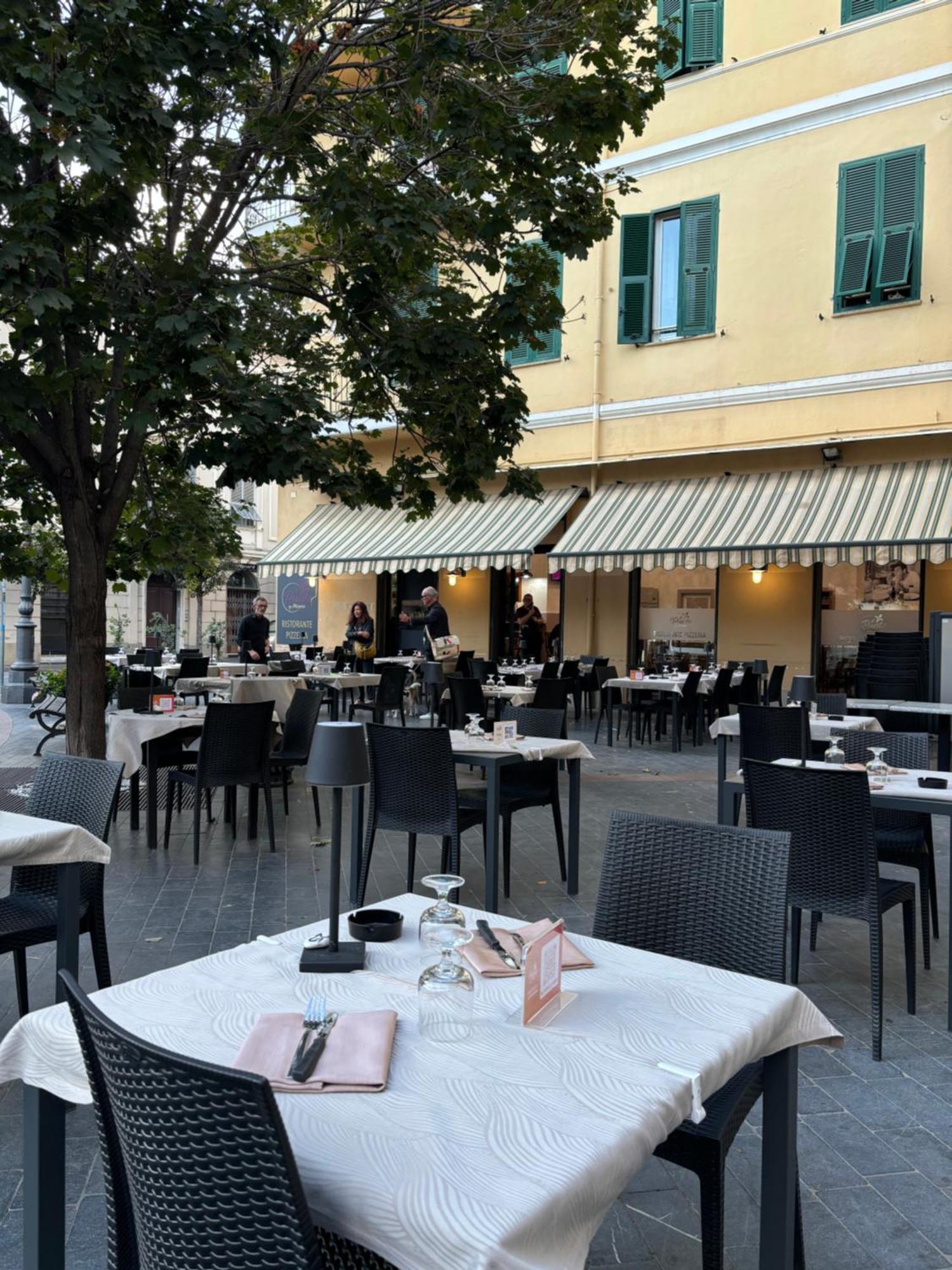 Albergo Florida タッジャ エクステリア 写真